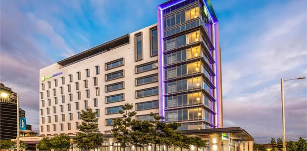 Holiday Inn Express & Suites Sunshine Coast Holiday Inn Express & Suites Sunshine Coast